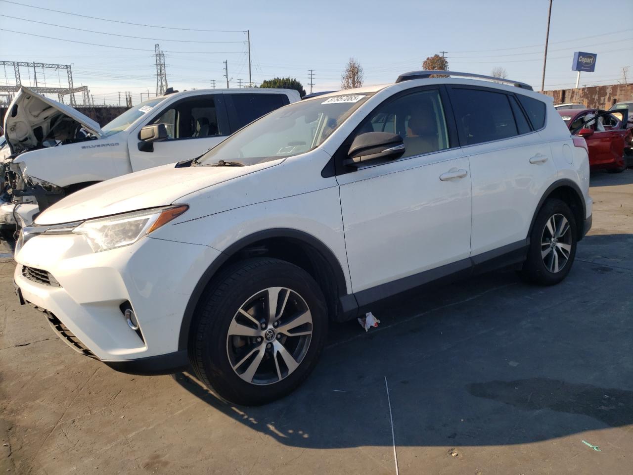 VIN JTMRFREV0HJ708947 2017 TOYOTA RAV4 no.1