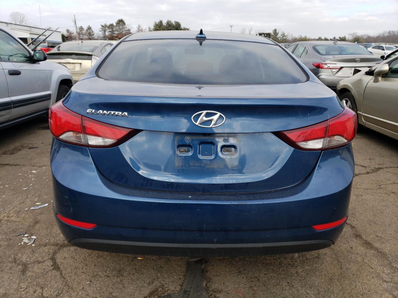 2016 Hyundai Elantra - Image 6