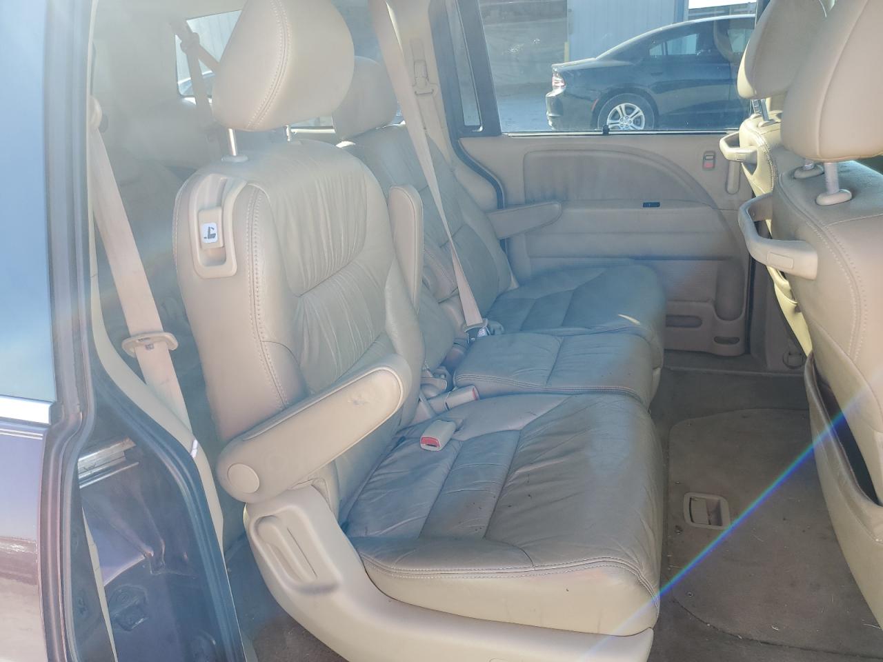 2010 Honda Odyssey - Image 11