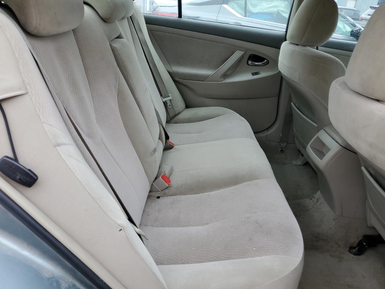 2011 Toyota Camry - Image 10