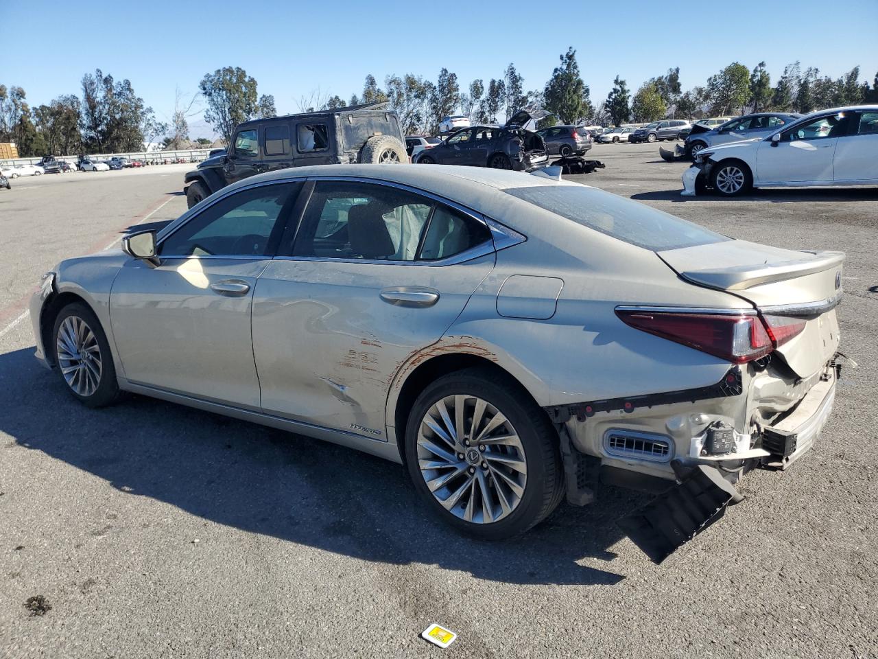 2021 Lexus ES - Image 2