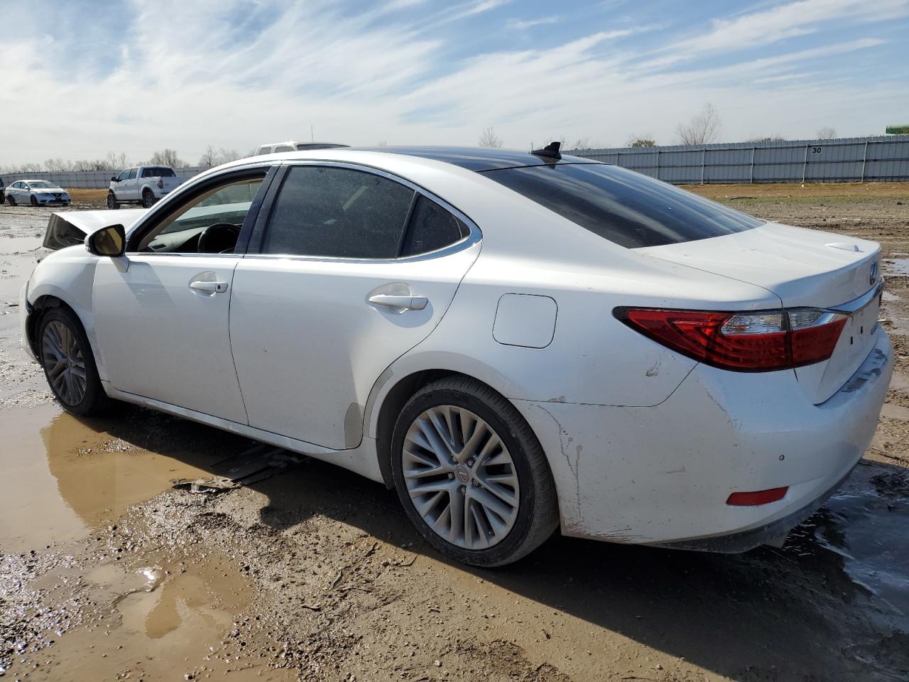 2014 Lexus ES - Image 2