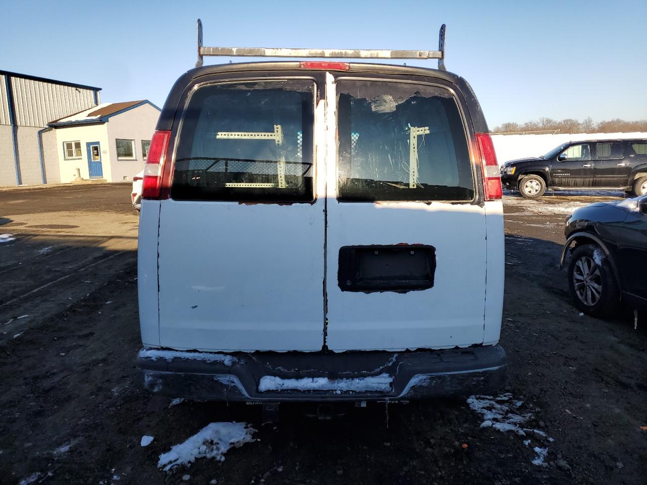 2017 GMC Savana - Image 6