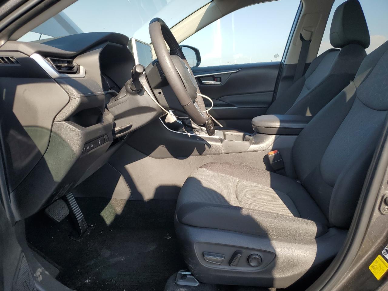 2023 Toyota RAV 4 - Image 7
