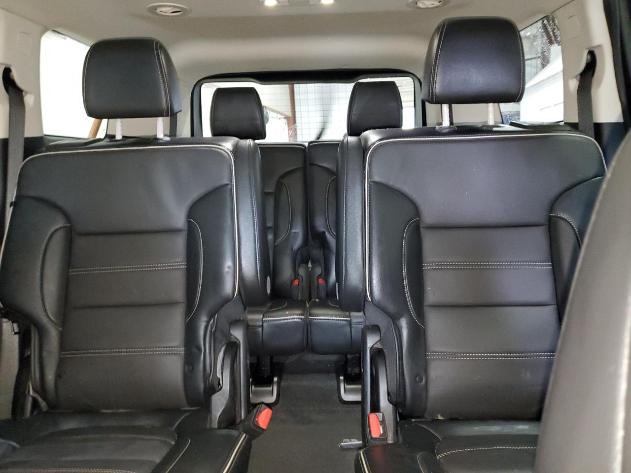2021 GMC Acadia - Image 10