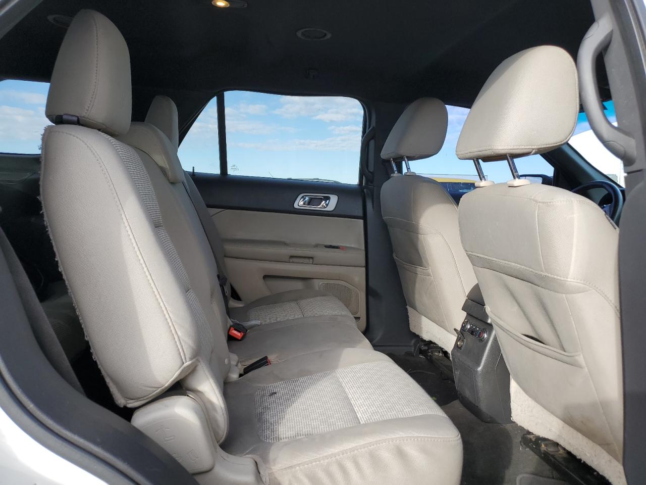 2012 Ford Explorer - Image 11