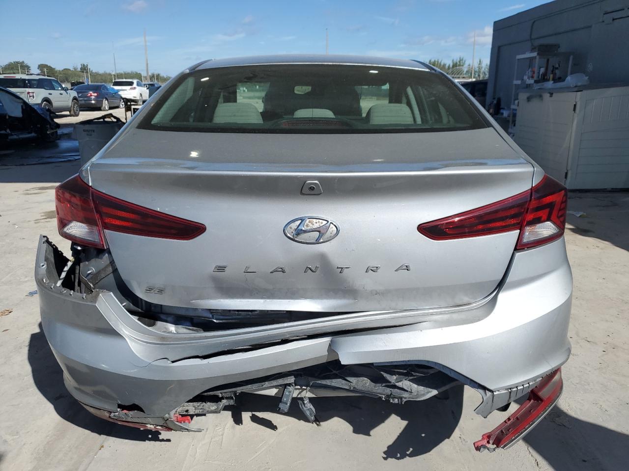 2020 Hyundai Elantra - Image 6
