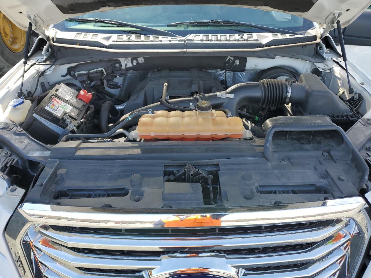 2015 Ford F-150 - Image 13