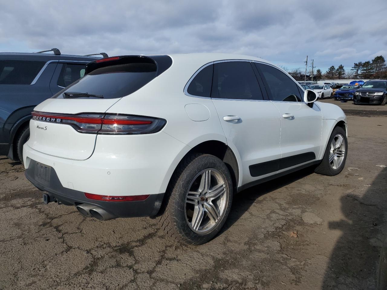 VIN WP1AB2A50LLB32861 2020 PORSCHE MACAN no.3