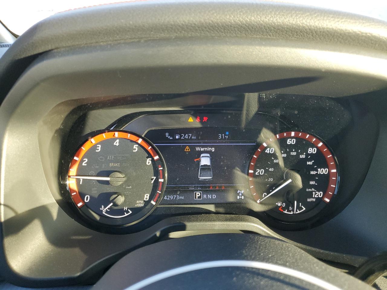 2024 Nissan Titan - Image 9
