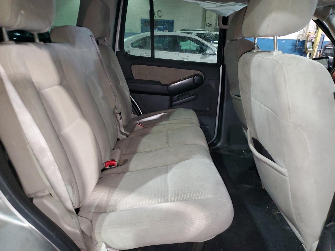 2008 Ford Explorer - Image 11