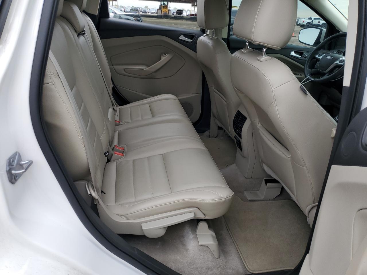 2014 Ford Escape - Image 10