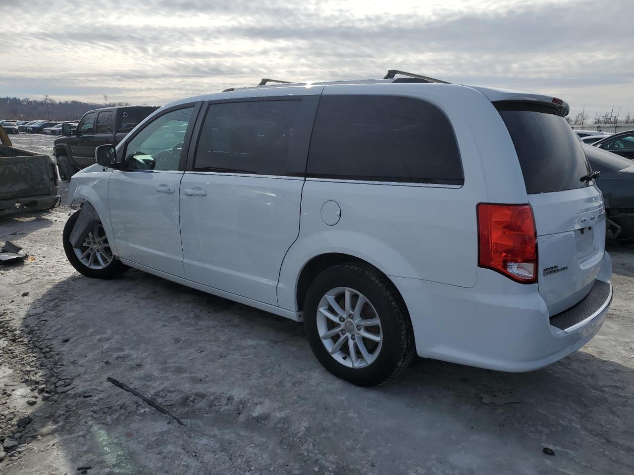 2018 Dodge Caravan - Image 2