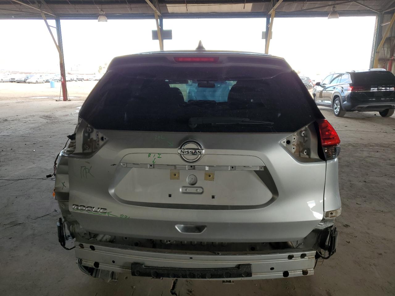 2017 Nissan Rogue - Image 6