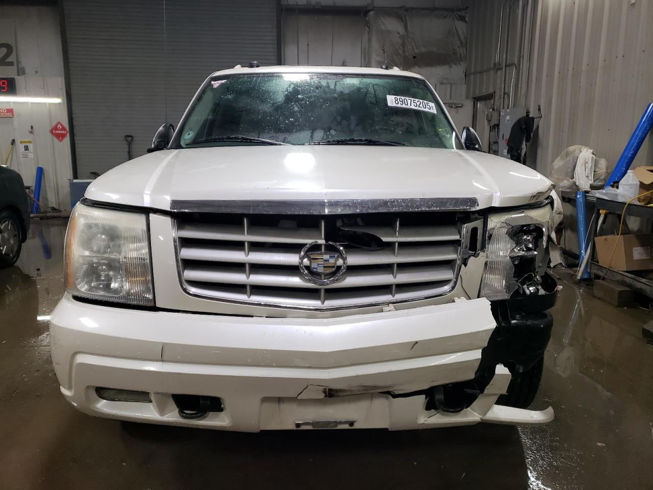 2005 Cadillac Escalade - Image 5