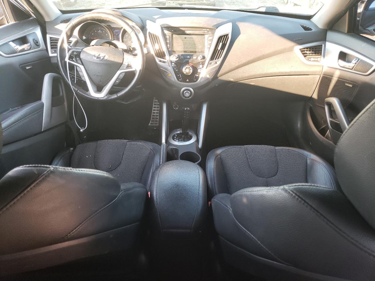 2012 Hyundai Veloster - Image 8