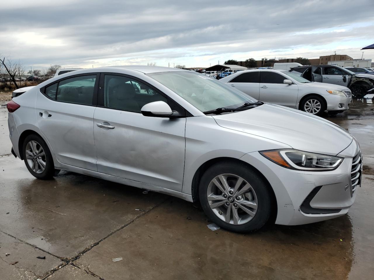 2018 Hyundai Elantra - Image 4