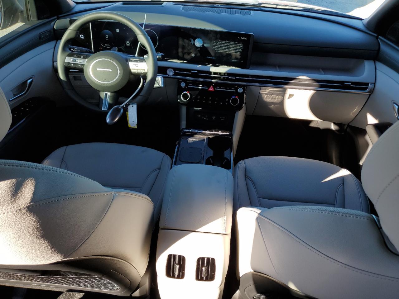 2025 Hyundai Tucson - Image 8