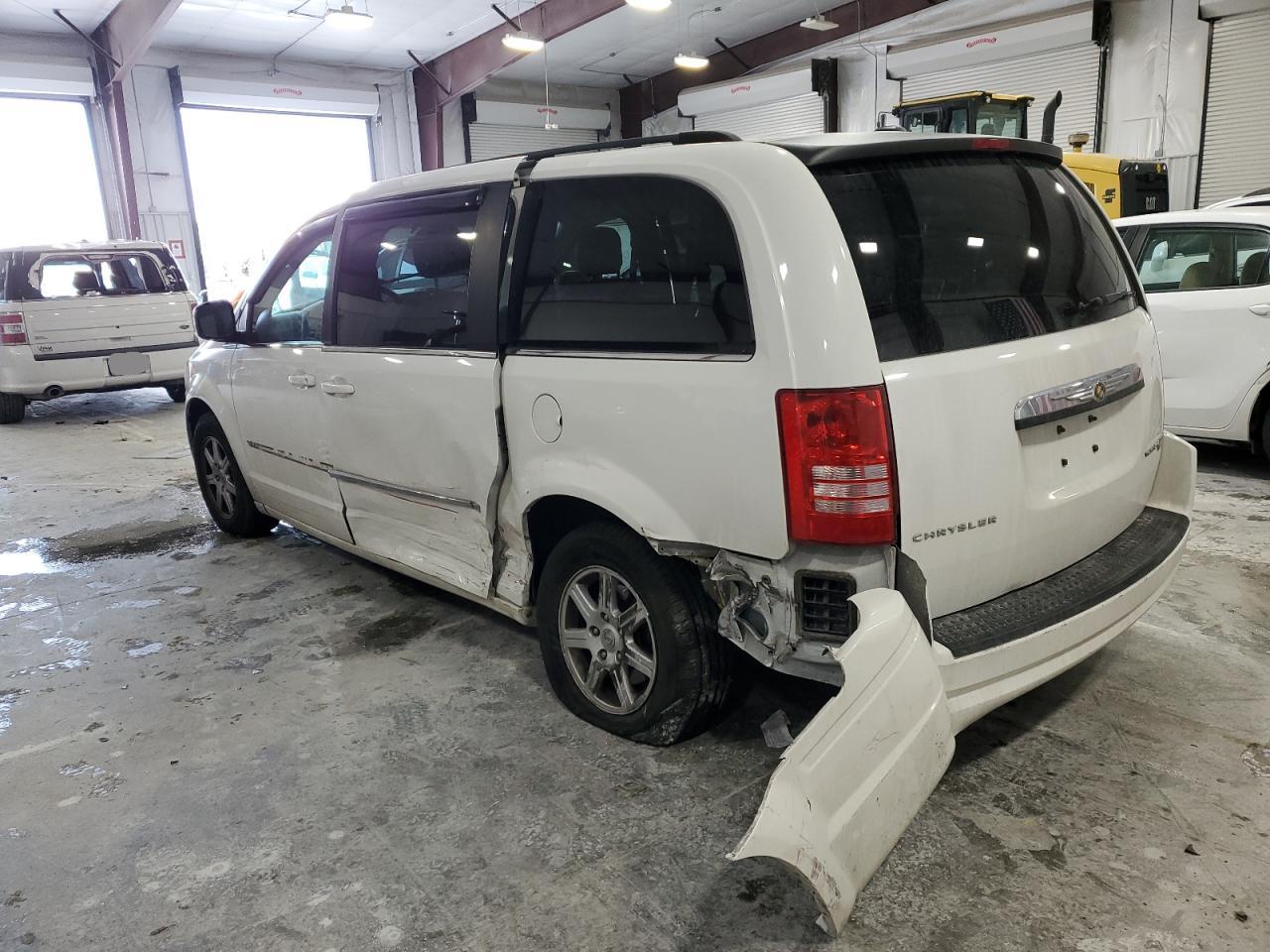 2010 Chrysler Town & Country - Image 2