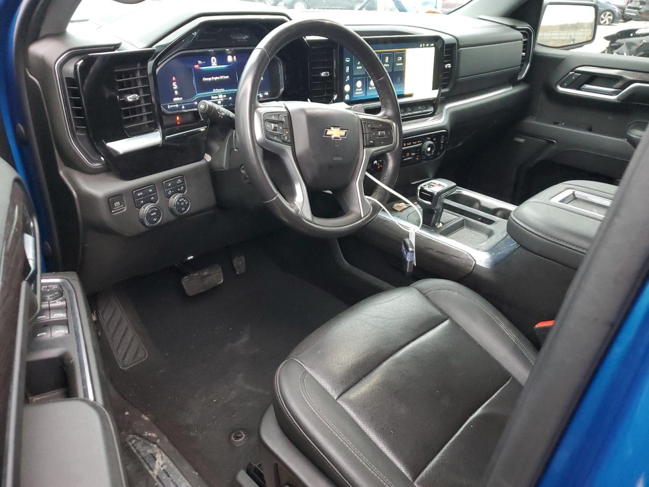 2022 Chevrolet Silverado - Image 8
