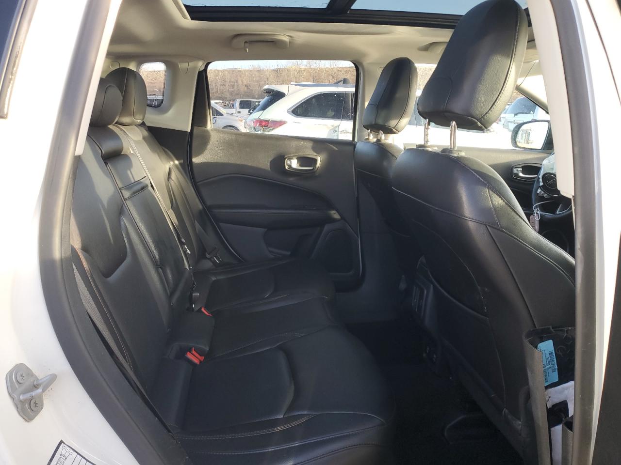 2018 Jeep Compass - Image 11