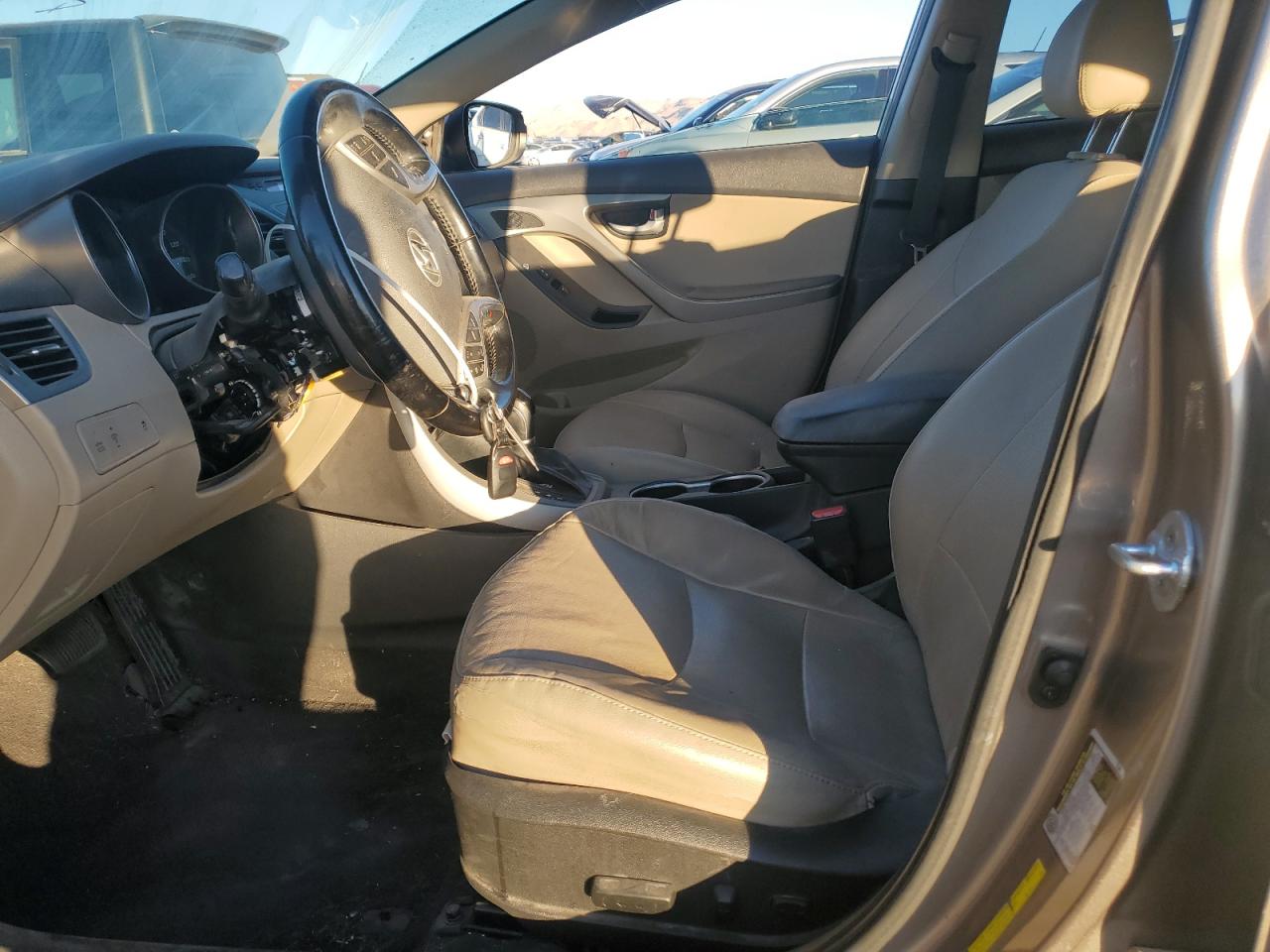 2015 Hyundai Elantra - Image 7