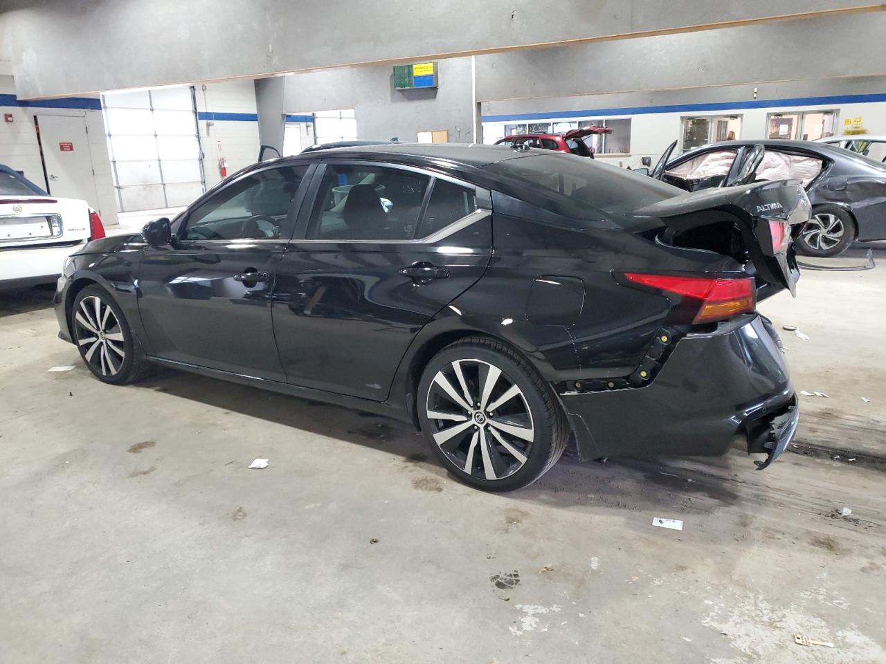 2020 Nissan Altima - Image 2