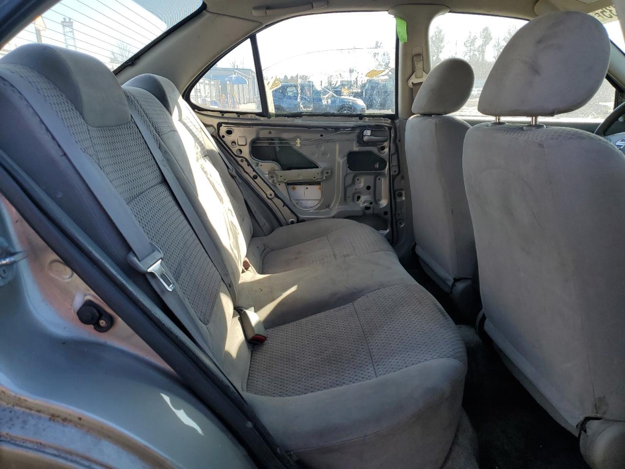 2005 Nissan Sentra - Image 11