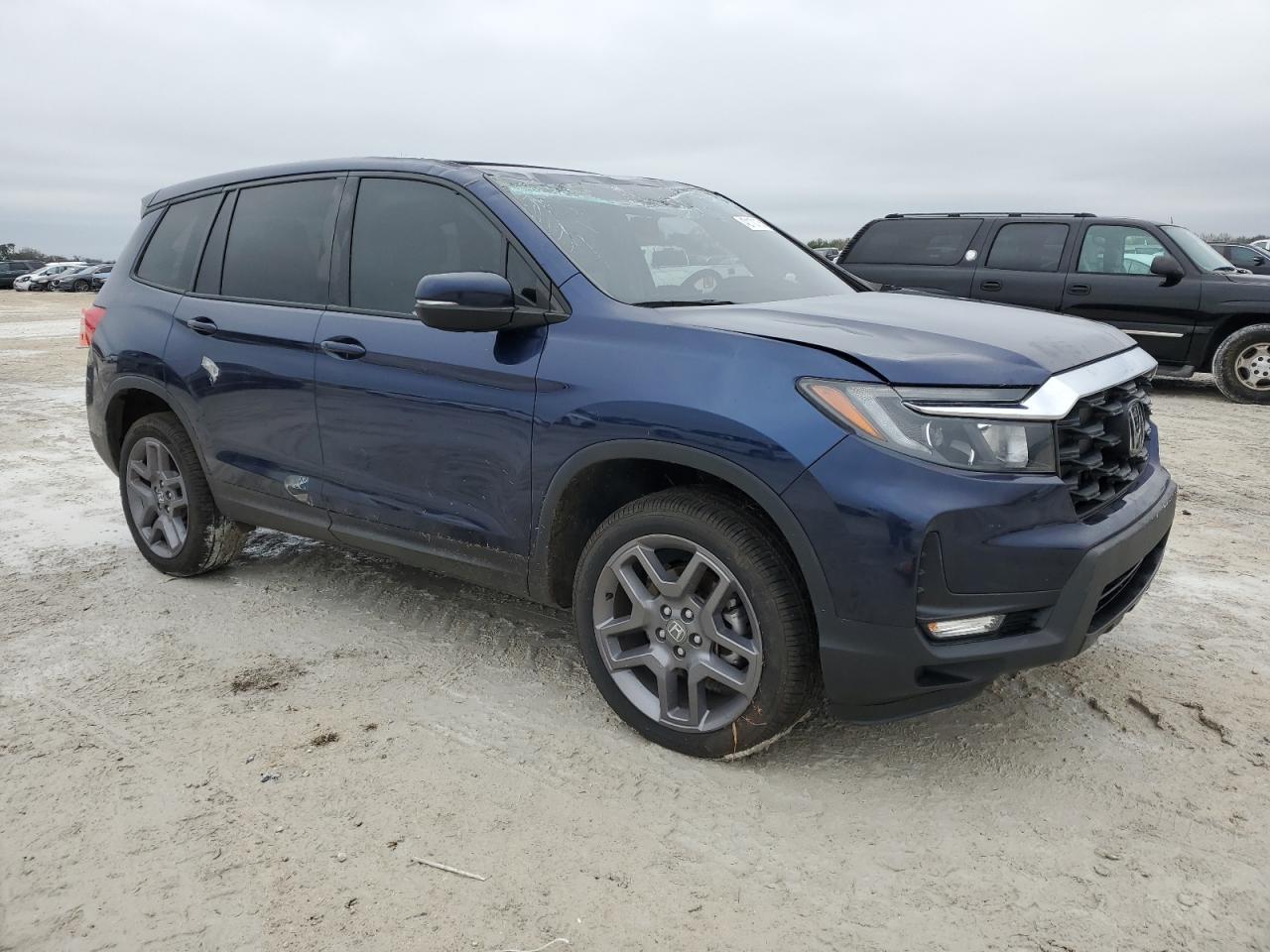 2022 Honda Passport - Image 4