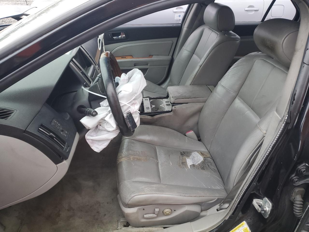 2009 Cadillac STS - Image 7