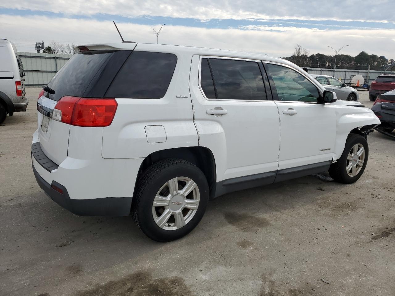 2015 GMC Terrain - Image 3