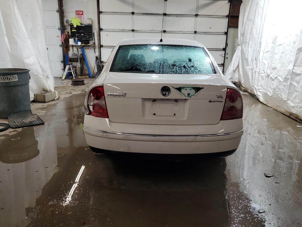 2002 Volkswagen Passat - Image 6
