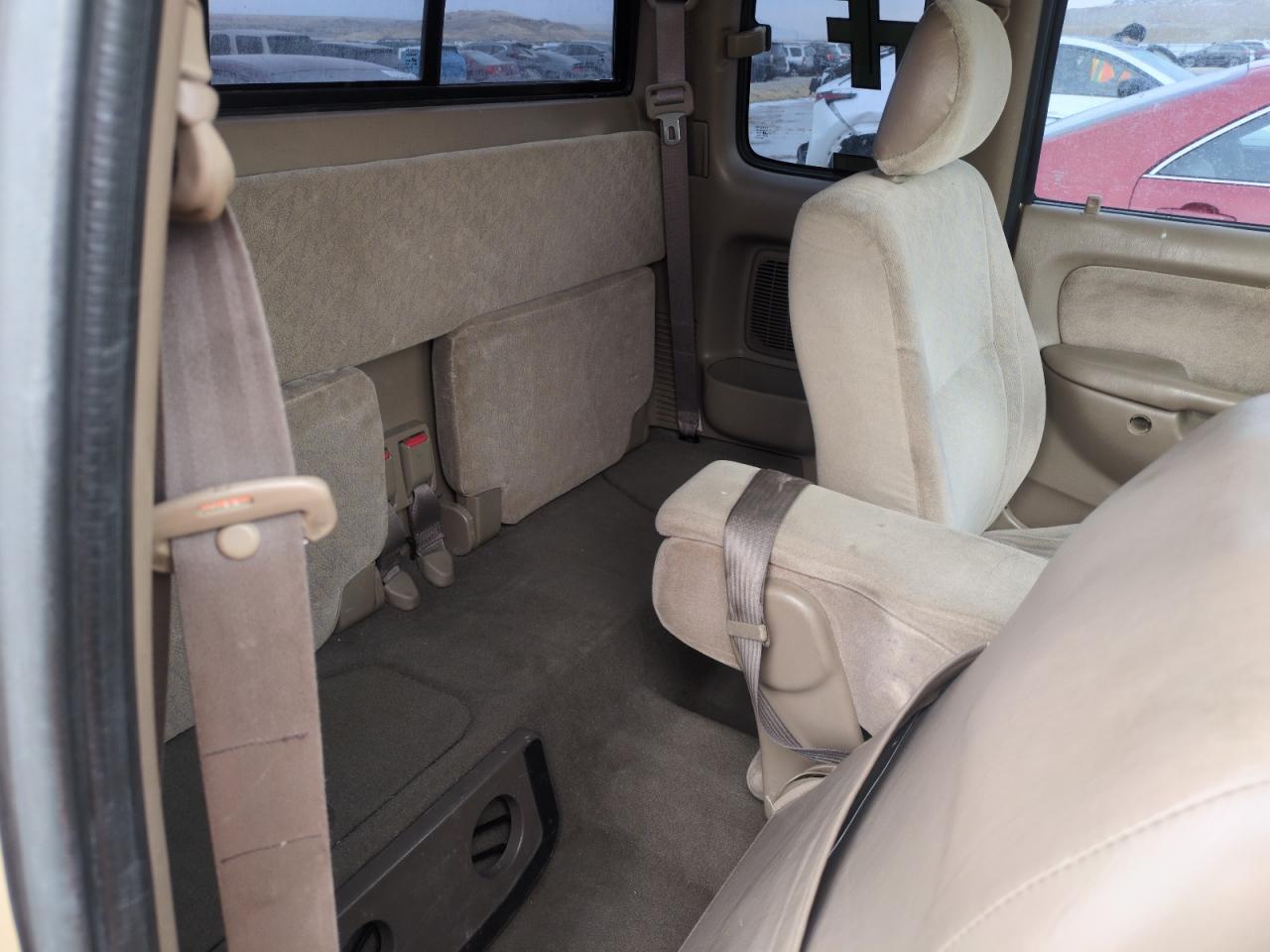 2003 Toyota Tacoma - Image 10