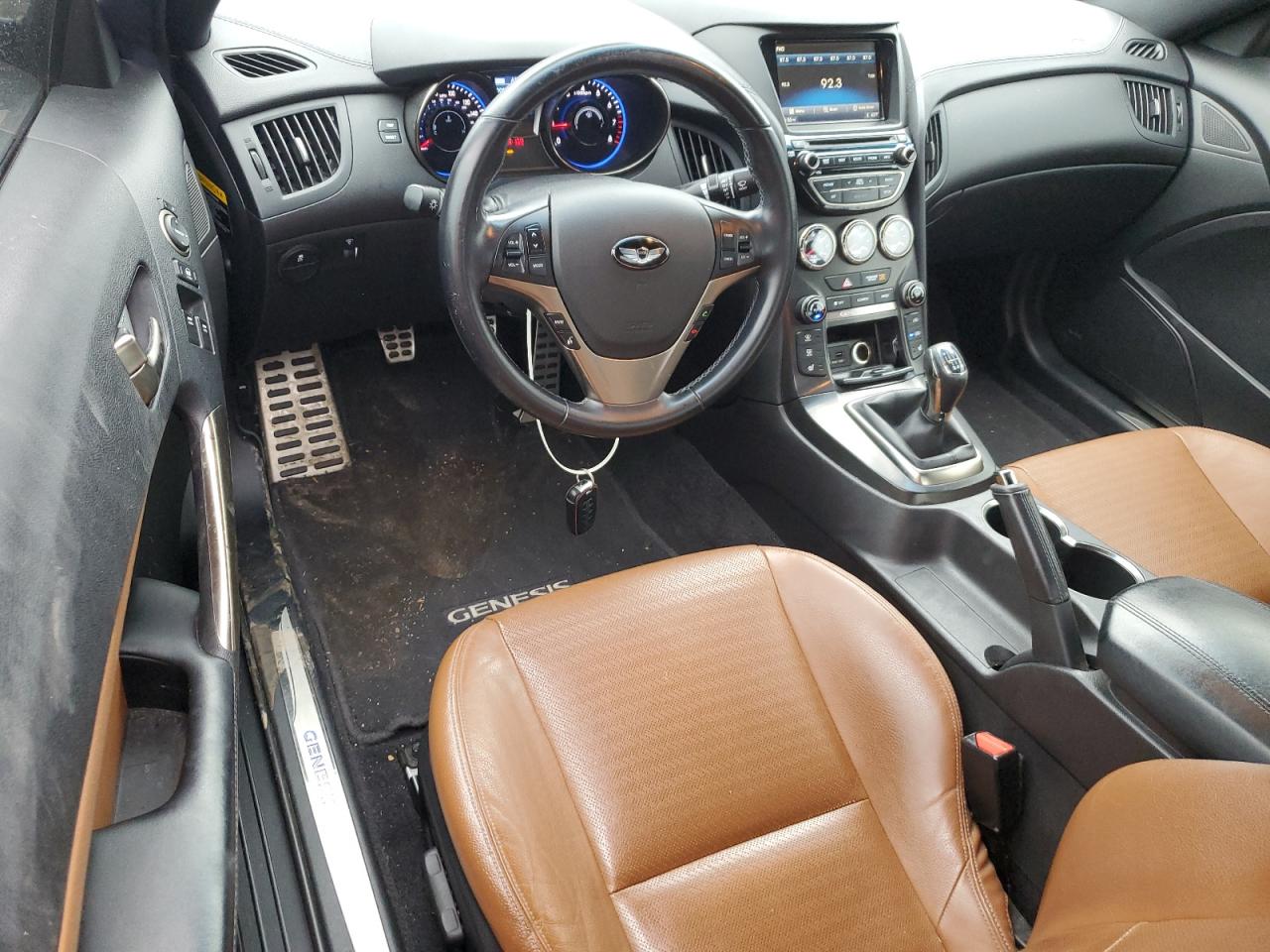2015 Hyundai Genesis - Image 8