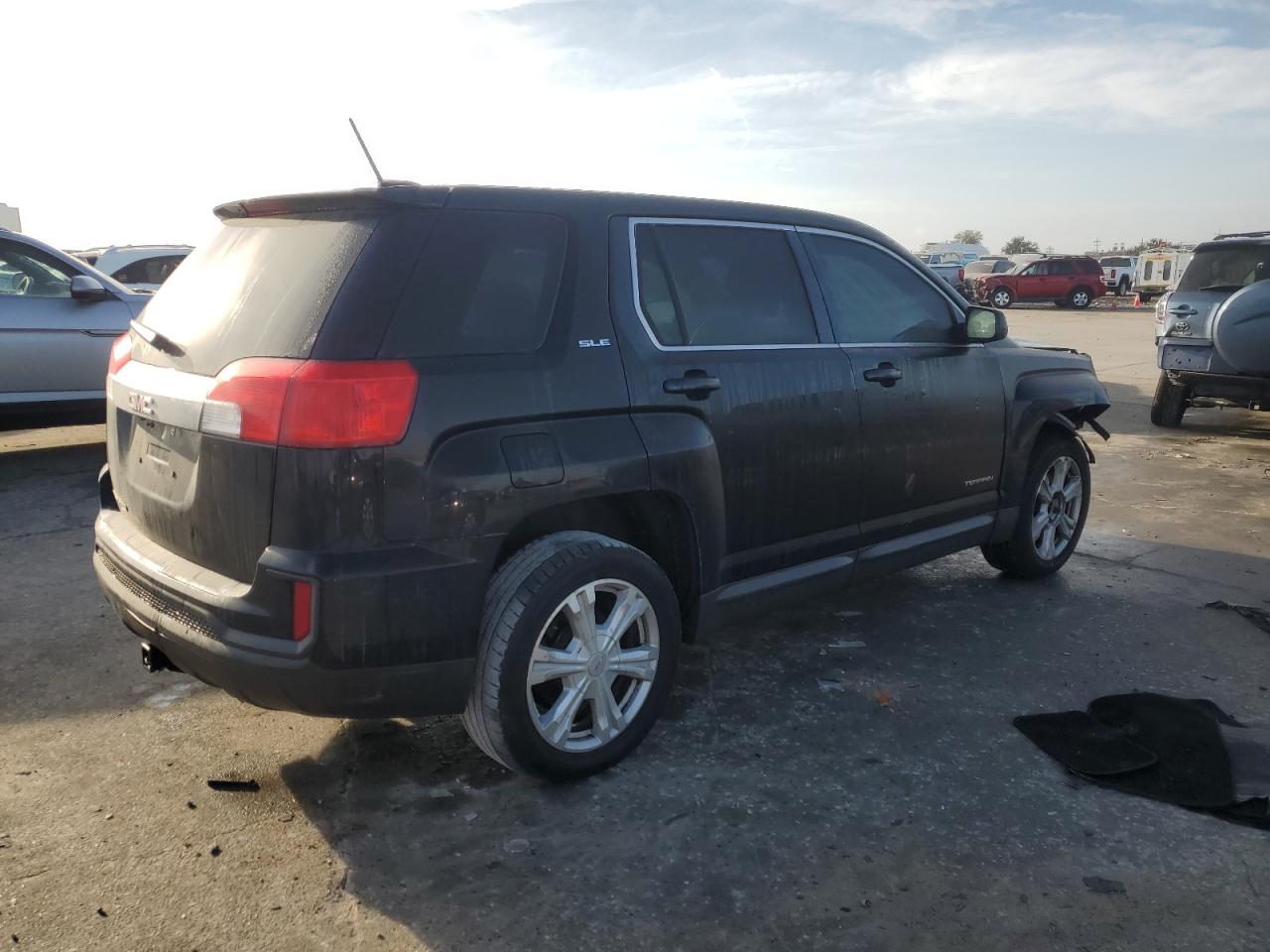 2017 GMC Terrain - Image 3