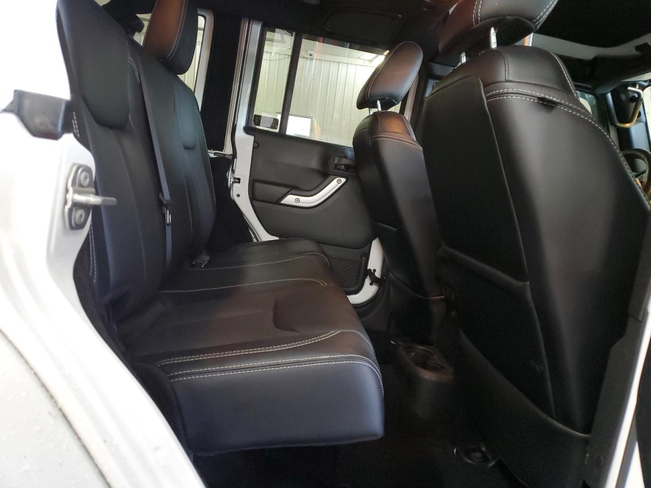 2017 Jeep Wrangler - Image 11