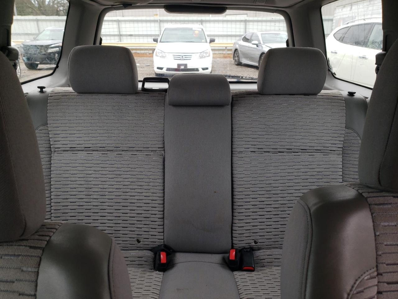 2004 Subaru Forester - Image 10