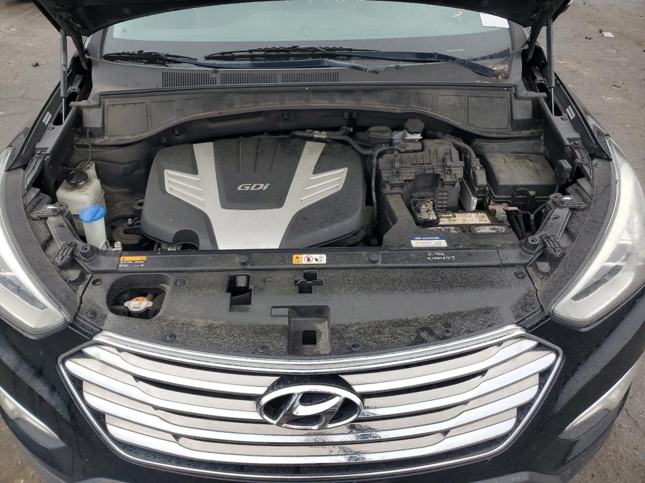 2014 Hyundai Santa Fe - Image 12