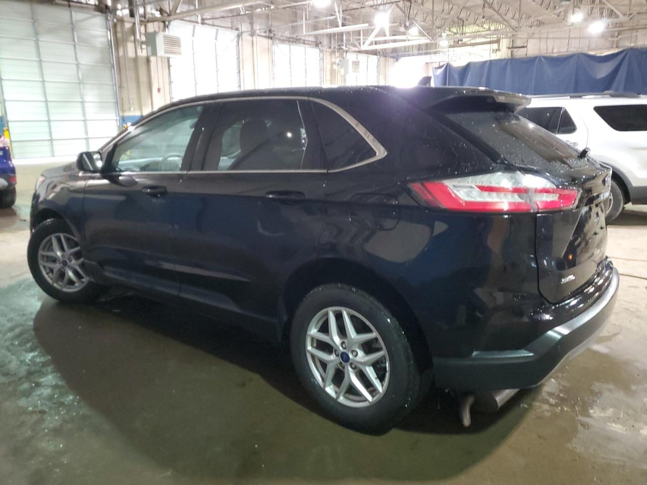 2022 Ford Edge - Image 2