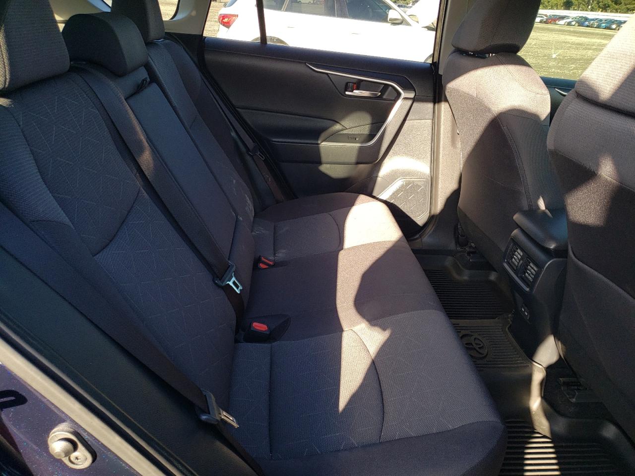 2023 Toyota RAV 4 - Image 11