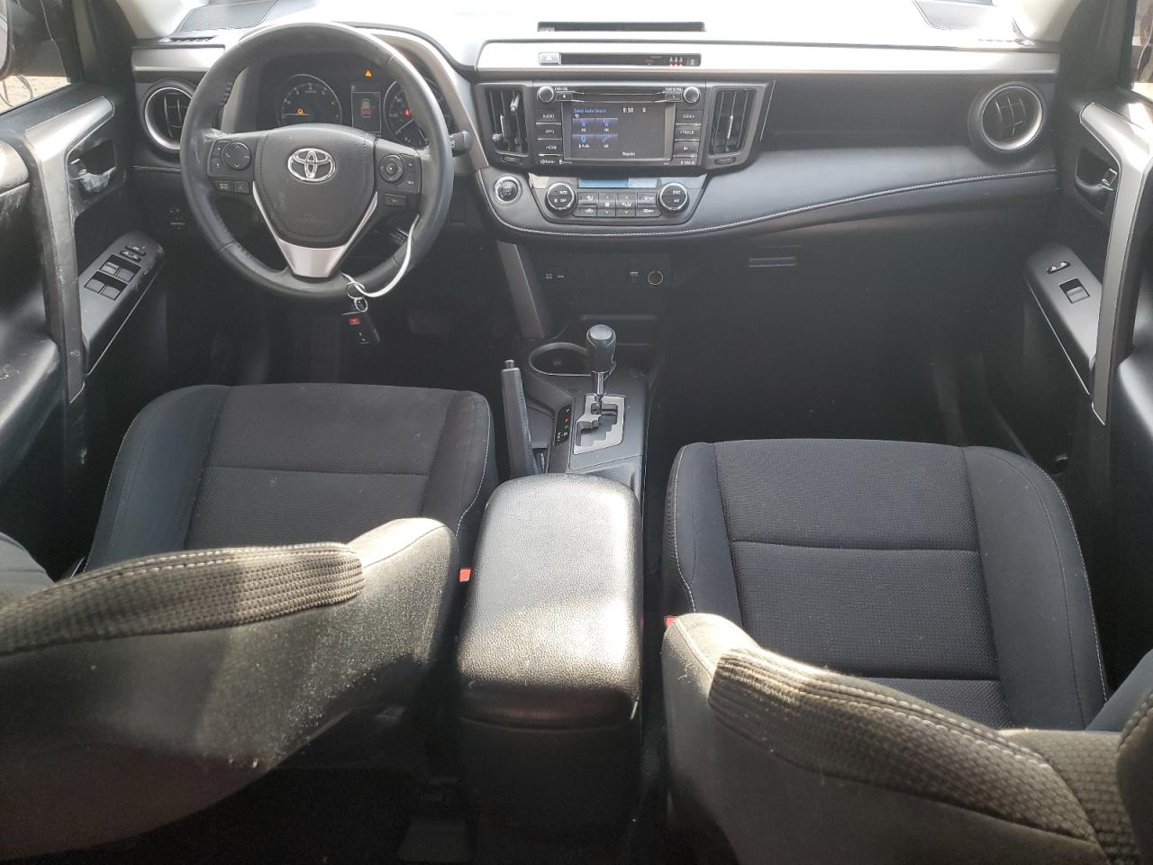 2017 Toyota RAV 4 - Image 8