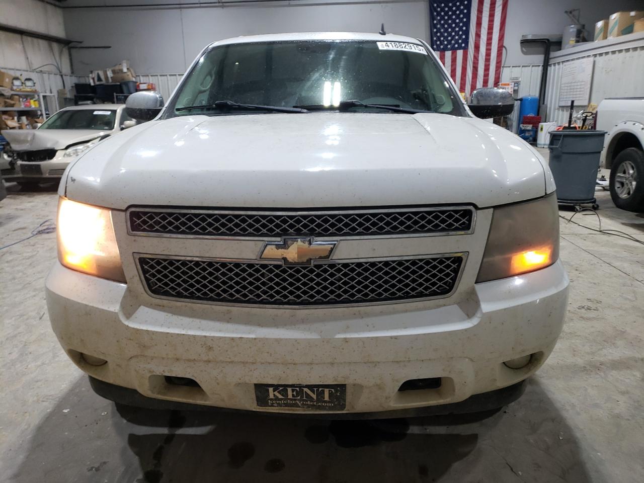 2009 Chevrolet Suburban - Image 5