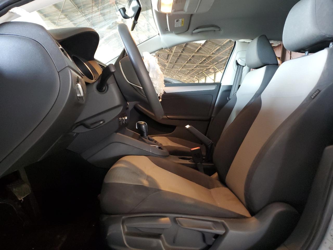 2017 Volkswagen Jetta - Image 7