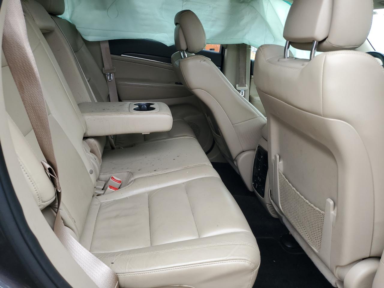 2017 Jeep Grand Cherokee - Image 12