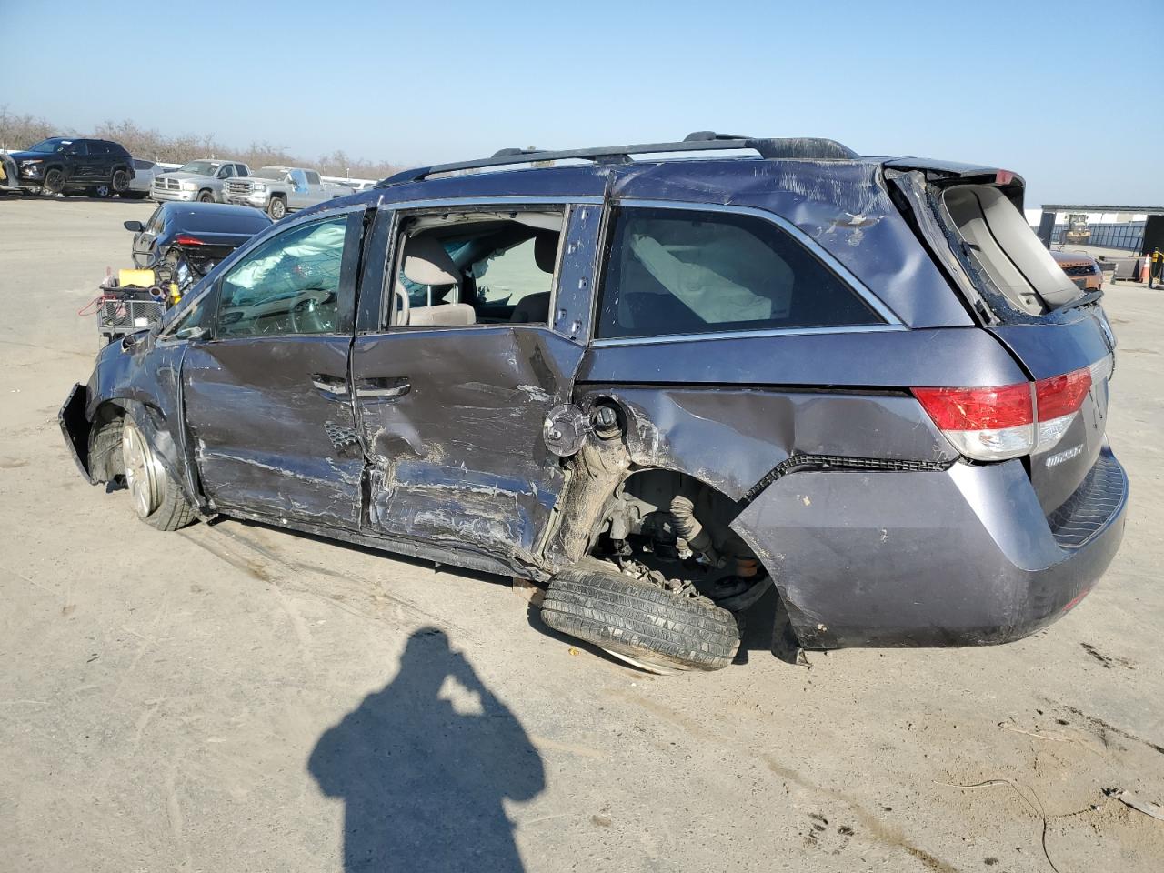2015 Honda Odyssey - Image 2