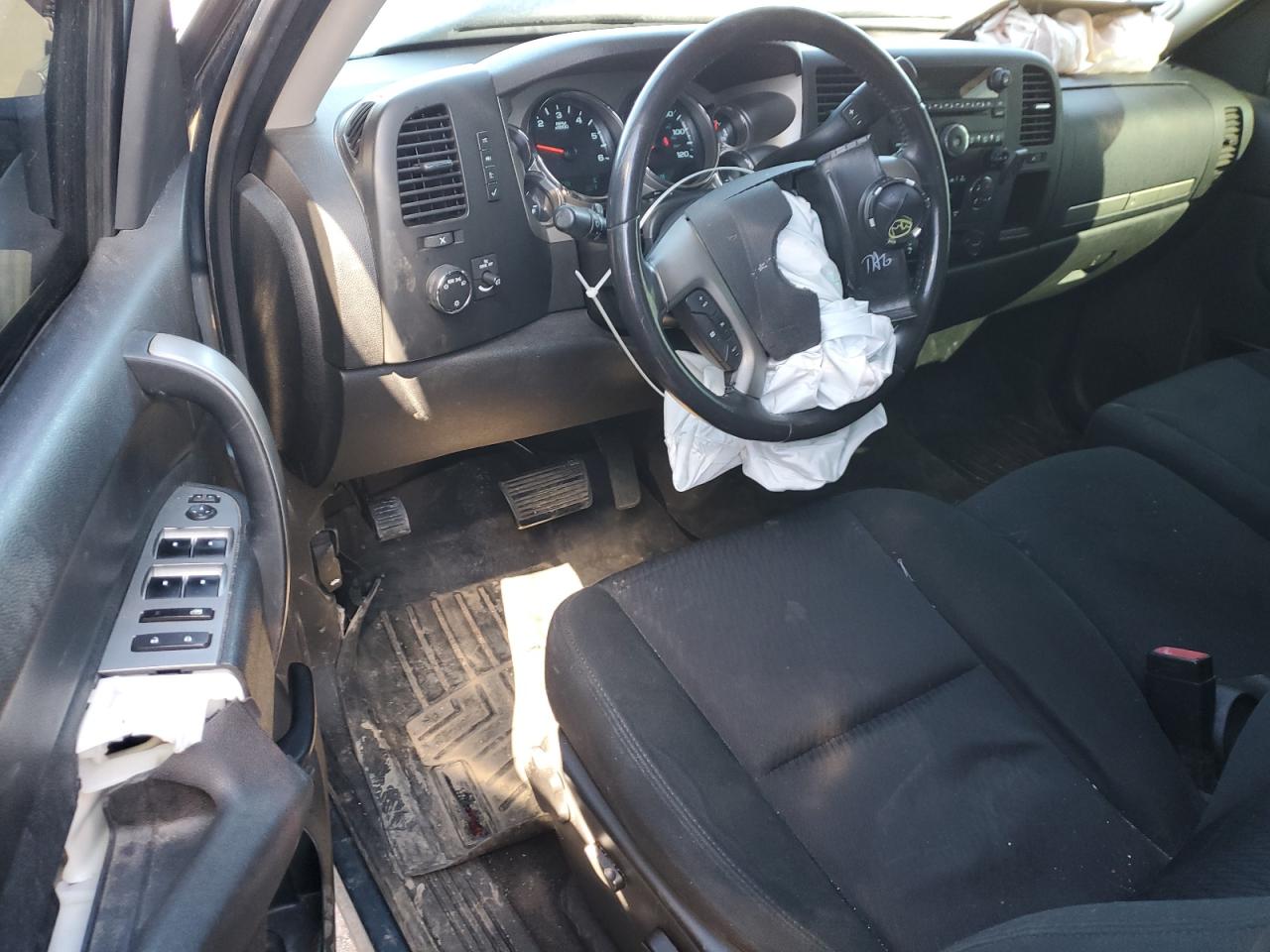 2012 Chevrolet Silverado - Image 8