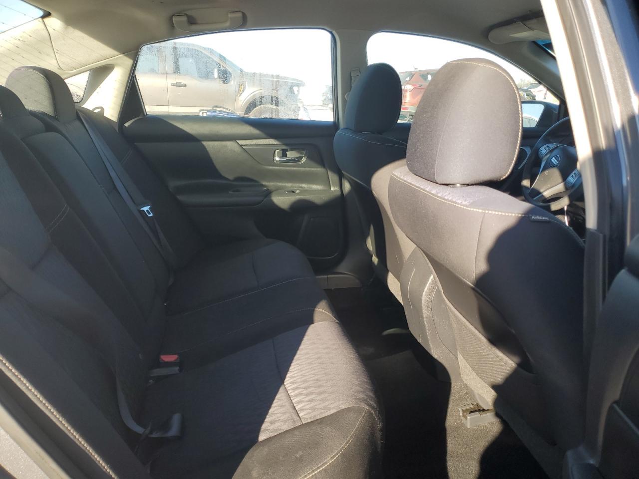 2017 Nissan Altima - Image 10