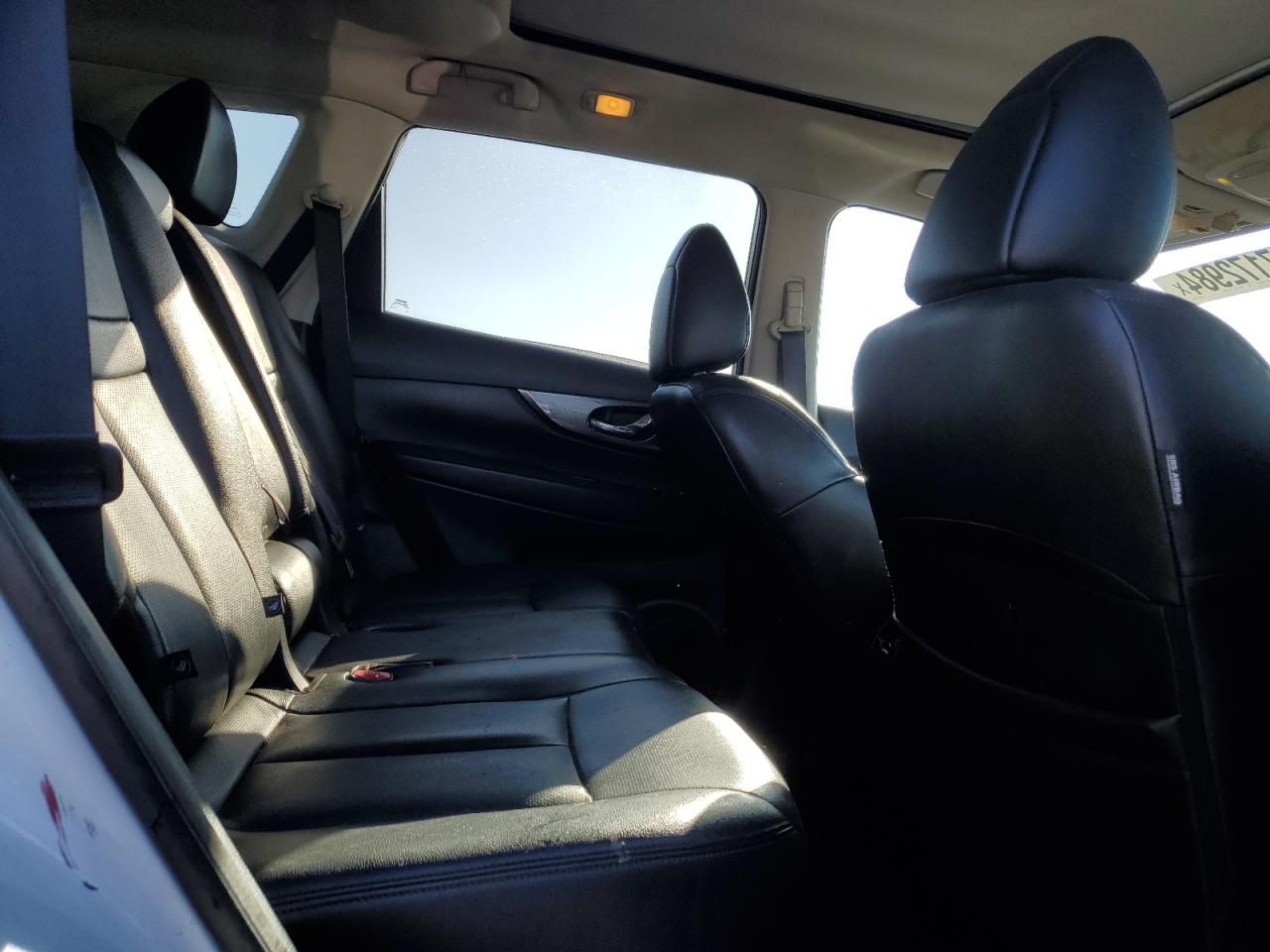 2016 Nissan Rogue - Image 11