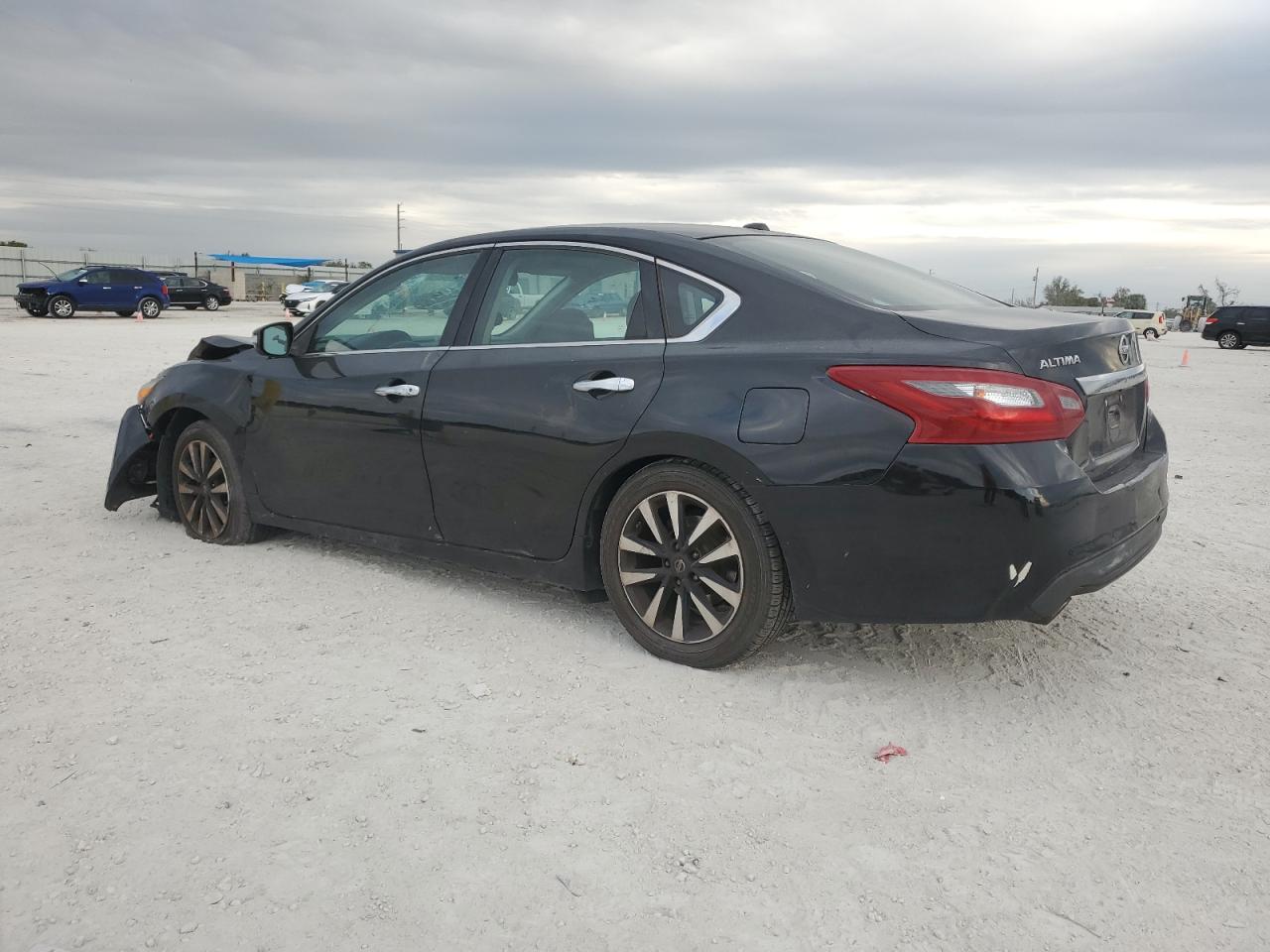 2018 Nissan Altima - Image 2