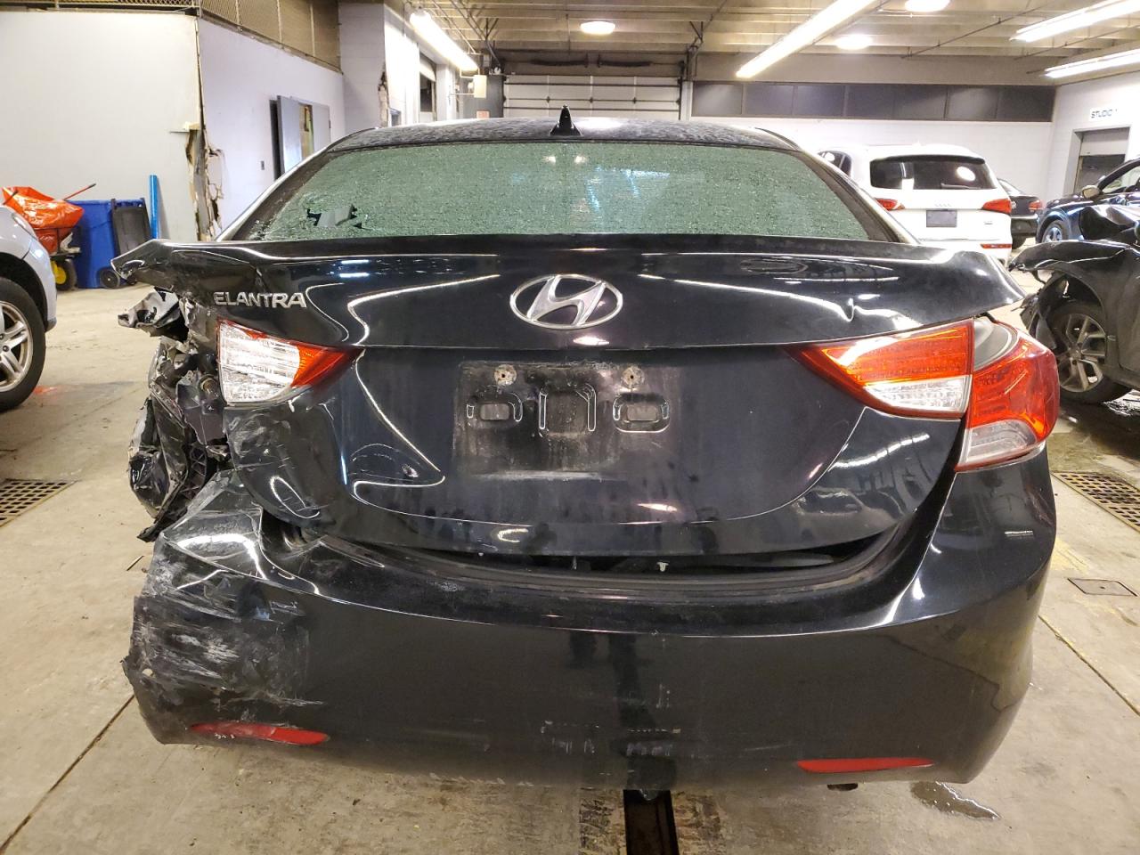 2013 Hyundai Elantra - Image 6